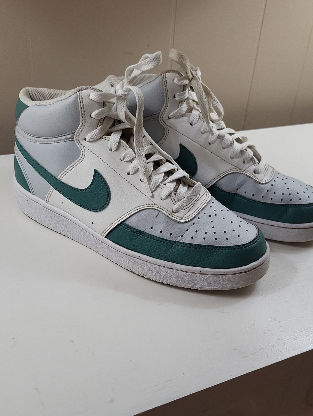 Nike Court Vision Men’s 8.5 High-Top Sneakers in White and Teal,